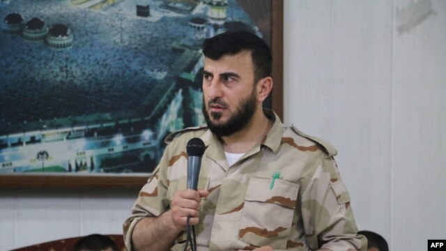 Foto de archivo de Zahran Alloush, el jefe rebelde que murió en un bombardeo. Su sustituto ya ha sido nombrado.