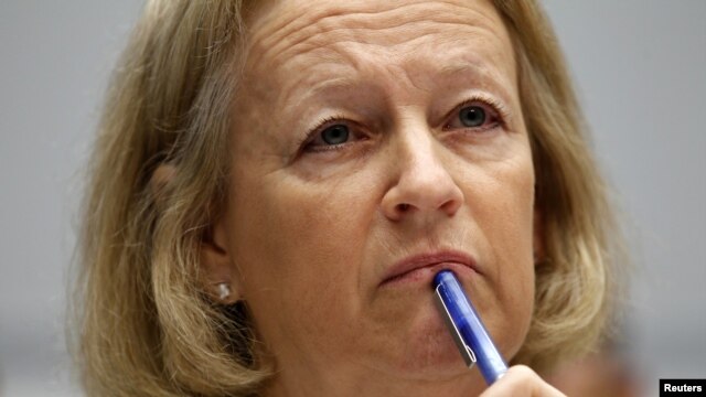 Mary Schapiro se desempeñará en el cargo hasta el 14 de diciembre.