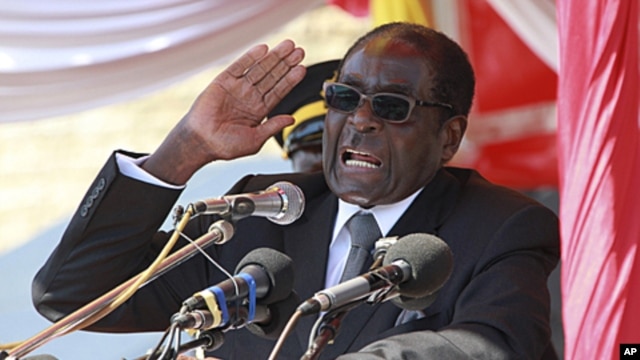 Zimbabwean President Robert Mugabe addresses supporters in Harare, July, 20 2011