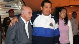 Mientras que algunos venezolanos temen por la salud de Hugo Chávez, analistas internacionales temen  por las funciones del nuevo organismo.