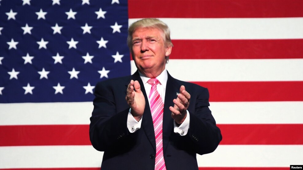 Ứng viên tổng thống của Đảng Cộng hòa Donald Trump phát biểu trong buổi mít tinh ở Fredericksburg, Virginia, ngày 20 tháng 8 năm 2016. 