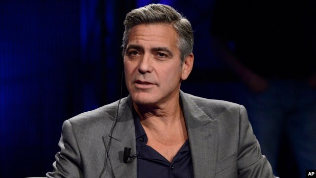 Tài tử George Clooney đã lên tiếng chỉ trích việc Sony tự kiểm duyệt