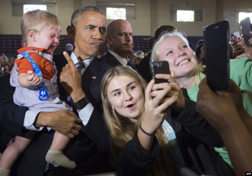 Ohayo - Prezident Obama Hillari Klintonun kampaniyası zamanı seçicilərlə görüşür  