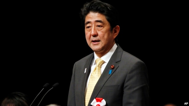 Japanese Prime Minister Shinzo Abe delivers his speech during a national rally marking the Northern Territories Day in Tokyo, Feb. 7, 2013.