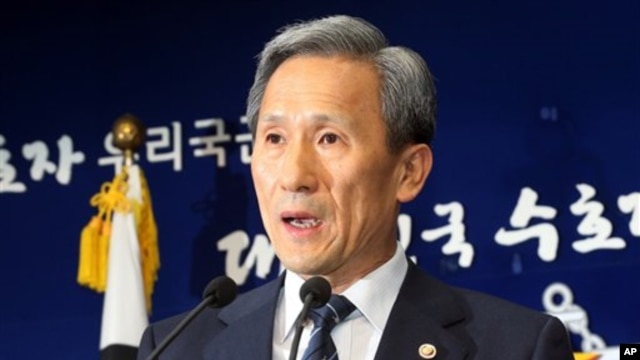 김관진 한국 국방 장관. (자료사진)