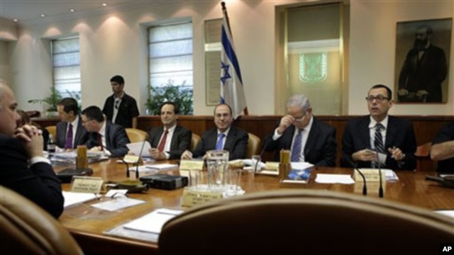 Israeli Prime Minister Benjamin Netanyahu, second right, chairs the weekly cabinet meeting in Jerusalem (file photo)