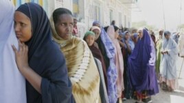 Wanawake huko  Hargeisa  Somaliland wakiwa kwenye foleni ya kupiga kura.  