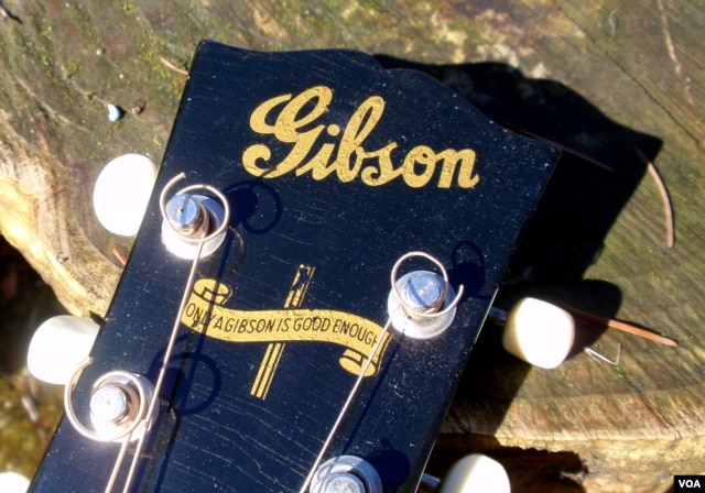 This banner logo appeared on the headstock of Gibson guitars only during World War II when women workers replaced the men who'd gone off to war. (VOA/T. Banse)