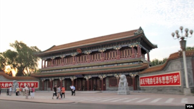 中共中央和国务院总部所在地北京中南海（资料照）
