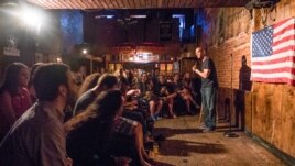 Comedian Si Mone performs at the Town Tavern (DC)