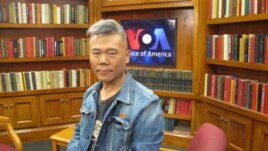 2012年11月9日，中国左派学者司马南在美国之音接受采访(美国之音王南拍摄)