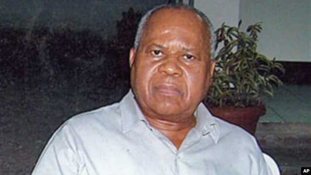 Veteran opposition leader Etienne Tshisekedi is seen at his residence in Kinshasa, Congo, June 2006. (file photo)