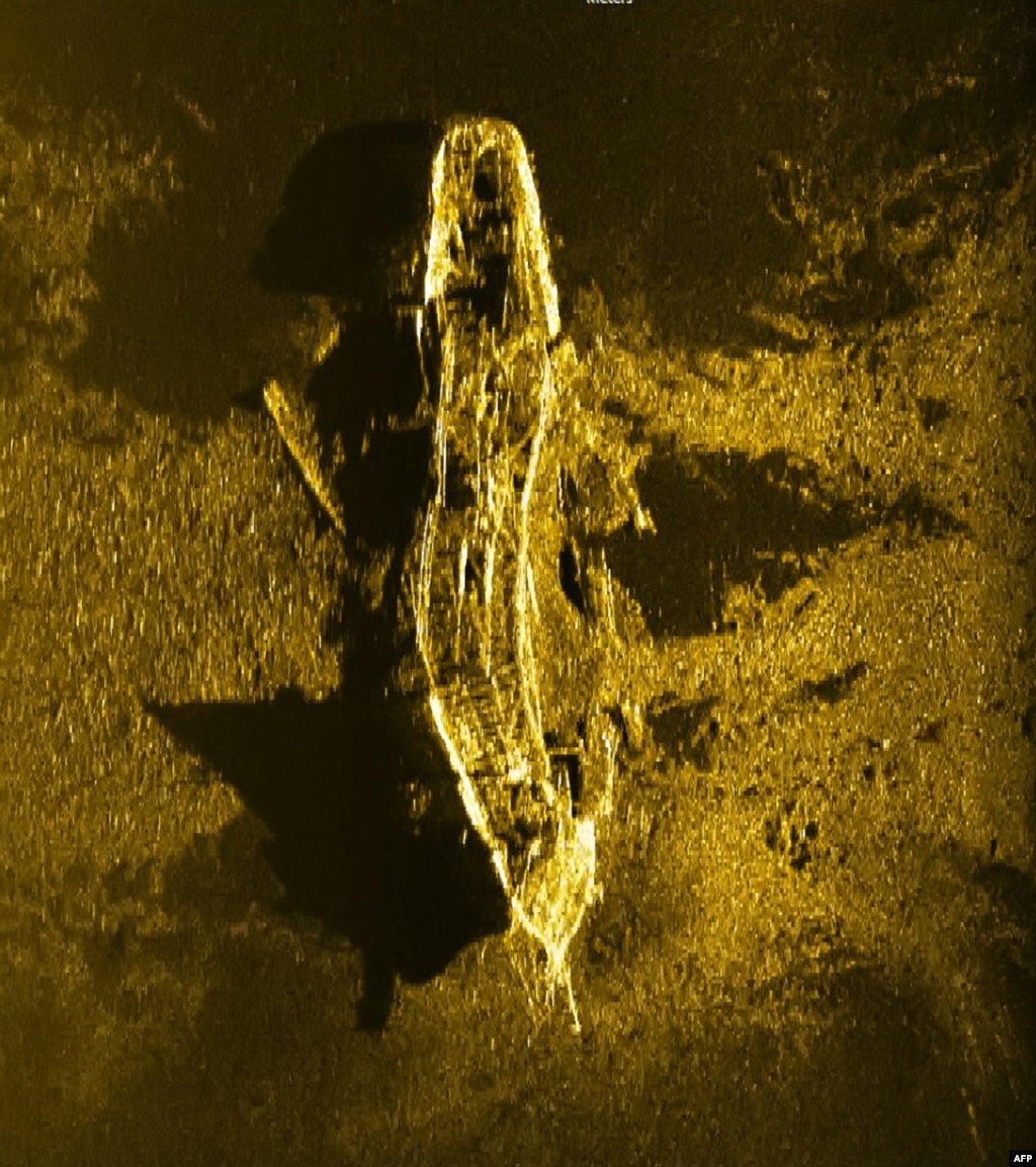 An undated handout sonar image released by Joint Agency Coordination Centre (JACC) on Jan. 13, 2016 shows an iron or steel-hulled shipwreck some 3,700 metres below the surface and believed to have gone down at the turn of the 19th century.
