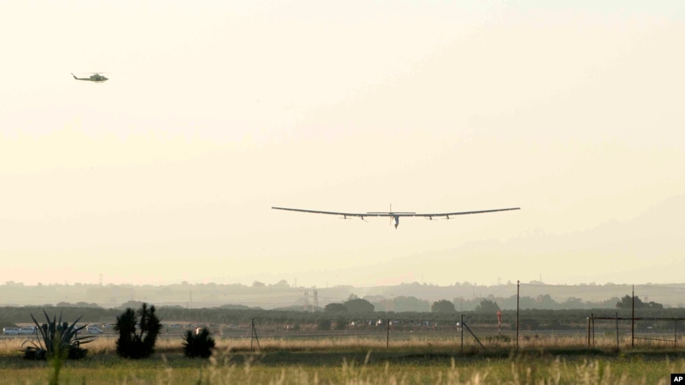 El avión solar Impulse 2 partió de España con destino a Egipto.