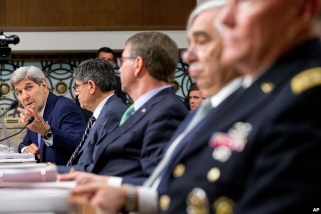 From left, Secretary of State John Kerry, Treasury Secretary Jacob Lew, Defense Secretary Ash Carter, Energy Secretary Ernest Moniz and Joint Chiefs Chairman Gen. Martin Dempsey testify on Capitol Hill in Washington, July 29, 2015.