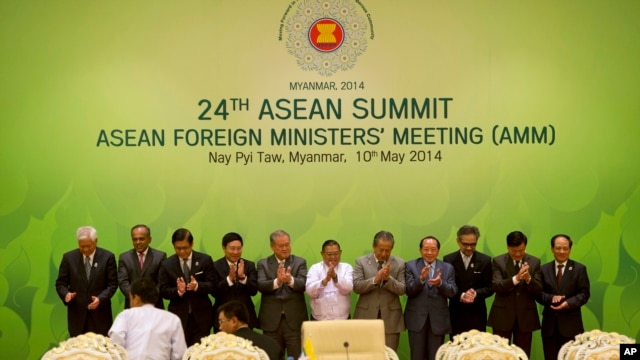 Các vị ngoại trưởng của Hiệp hội các nước Đông Nam Á tại hội nghị thượng đỉnh ASEAN lần thứ 24 ở Naypyitaw, Myanmar, thứ Bảy 10/5/2014