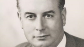 Thủ tướng Úc Gough Whitlam.