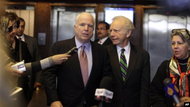 U.S. Senators John McCain, R-Ariz., left, and Joseph Lieberman (flle photo)