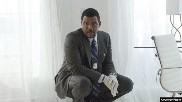 TYLER PERRY stars in ALEX CROSS