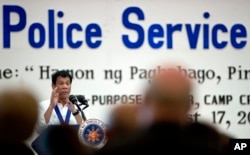 Tổng thống Philippines Rodrigo Duterte phát biểu tại lễ kỷ niệm 115 năm của Lực lượng Cảnh sát ở trụ sở của Cảnh sát Quốc gia Philippines (PNP), Manila, ngày 17 tháng 8 năm 2016.