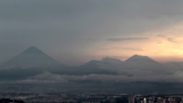 Volcanes en Guatemala. Una nevada sorprendió a los pobladores de los volcanes Tajumulco y Acatenango.