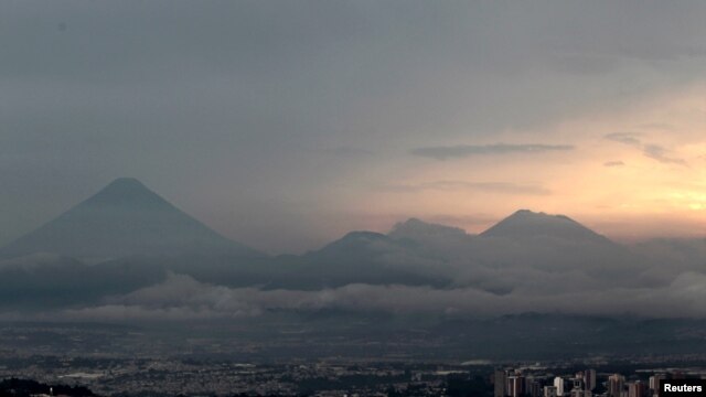 Volcanes en Guatemala. Una nevada sorprendió a los pobladores de los volcanes Tajumulco y Acatenango.