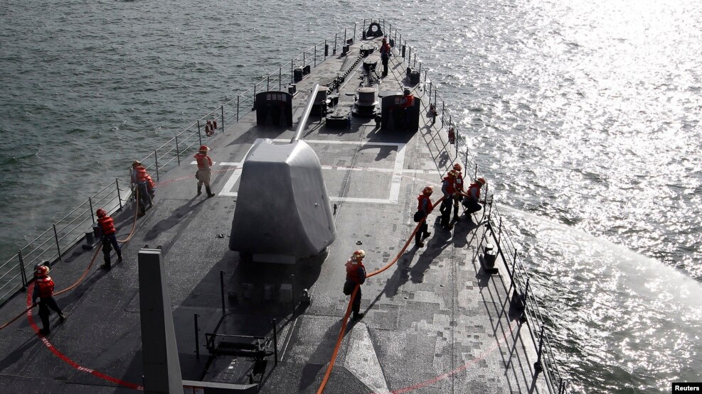 2013年3月15日，台湾海军乘坐“基德”级驱逐舰参加在高雄海军基地外面进行的联合军演。（资料照片）