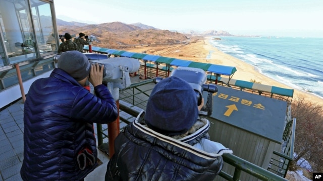 Observatorio en Corea del Sur, desde donde el público esperaba ver el lanzamiento de un cohete en Corea del Norte.