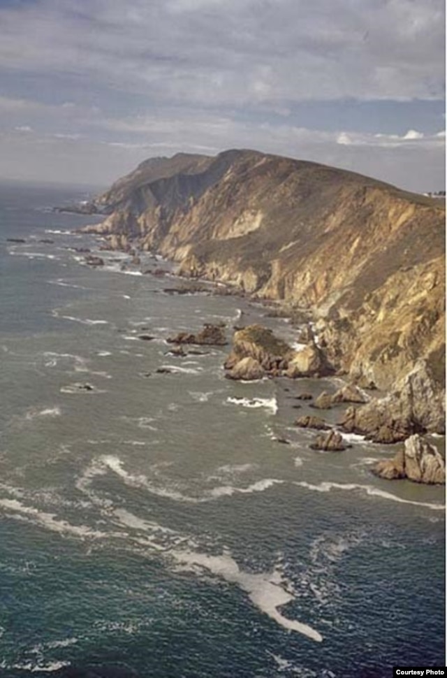 This is a photo of Drake Bay. The terrain up in Oregon looks very similar and, of course, Sir Francis Drake didn’t know where he’d landed relative to future US state boundaries. (National Park Service)