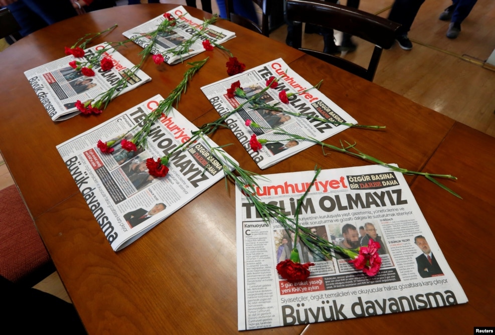 İstanbul - Cumhuriyet qəzetinin redaksiyasında 