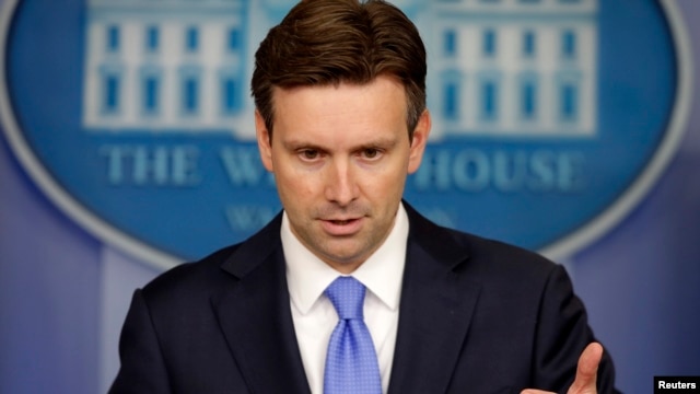 Phát ngôn viên Tòa Bạch Ốc Josh Earnest