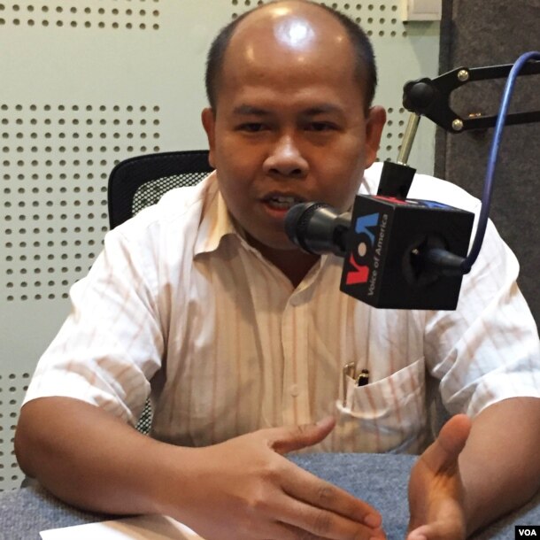 Mr. Sok Soth, acting dean and professor at the Royal University of Phnom Penh says that his research shows that English is having an increasingly profound impact on Cambodian identity. (Phorn Bopha/VOA Khmer)