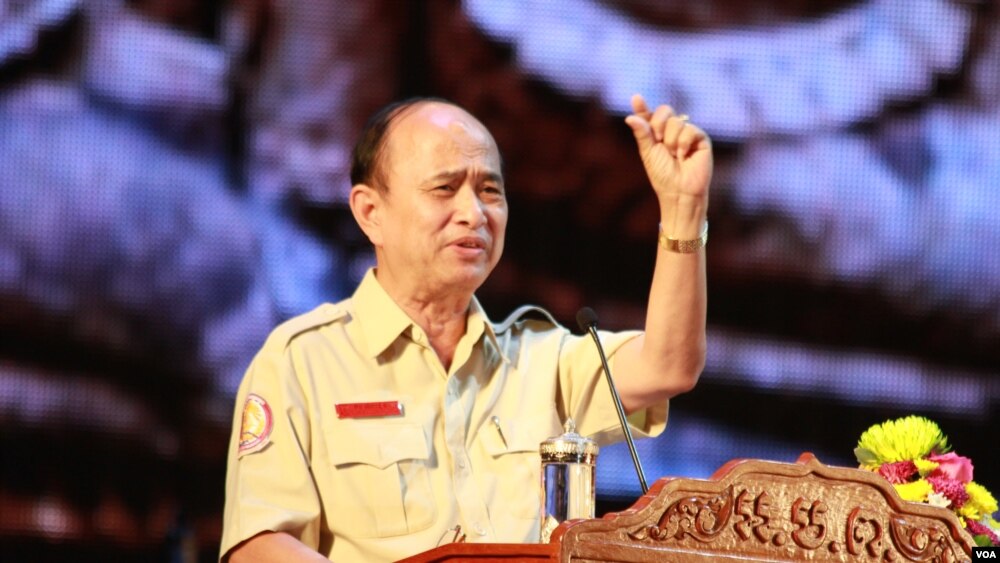 រូបឯកសារ៖ លោក ឱម យិនទៀង ប្រធានអង្គភាពប្រឆាំងអំពើពុករលួយ នៅក្នុង ទិវាអន្តរជាតិប្រឆាំងអំពើពុករលួយ នៅឯរោងមហោស្រពកោះពេជ្រ រាជធានីភ្នំពេញ នៅថ្ងៃពុធ ទី៩ ខែធ្នូ ឆ្នាំ២០១៥។ (ហ៊ាន សុជាតា/ VOA Khmer)