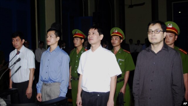 Từ trái: Trần Huỳnh Duy Thức, Nguyễn Tiến Trung, Lê Thăng Long, và Lê Công Định.