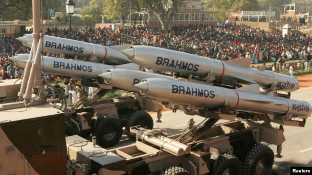 Tên lửa hành trình BrahMos của liên doanh Ấn - Nga.