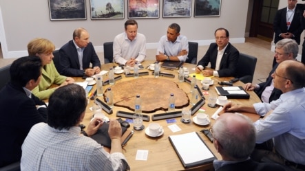 Los fejes del G8 durante la segunda plenaria de la Cumbre en Lough Erne, Irlanda del Norte.