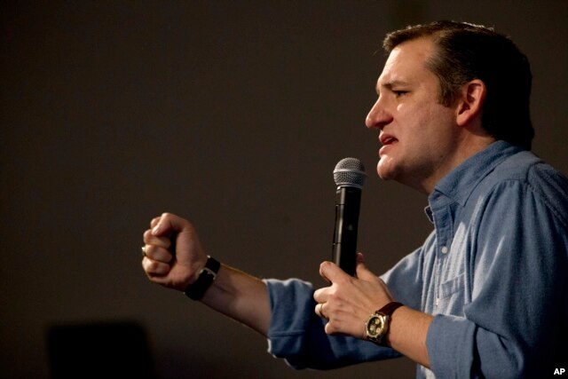 Ứng cử viên Đảng Cộng hòa Ted Cruz phát biểu trong một buổi vận động tranh cử ở Ames, Iowa, ngày 30 tháng 1, 2016.