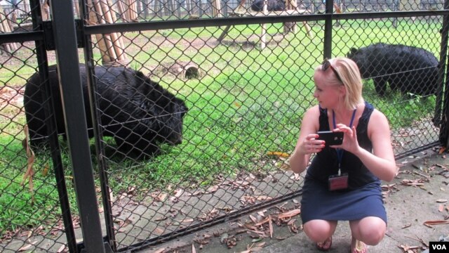 Jessica Beinacke at the Moon Bear rescue center near Chengdu, China