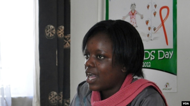 Volunteer AIDS peer counselor Loyce Maturu, Harare, Zimbabwe, June 2012. (S. Mhofu/VOA)