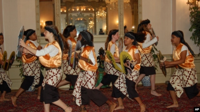 Students from Deal Middle School in Washington, D.C., perform at the  Indonesian Embassy.