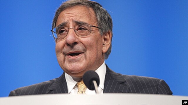 US Defense Secretary Leon Panetta speaks before the American Israel Public Affairs Committee (AIPAC), in Washington, March 6, 2012. 