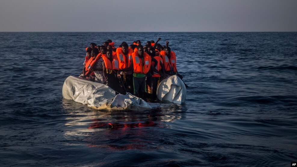 La Agencia de Naciones Unidas para los Refugiados (ACNUR) informó recientemente que más de 300.000 personas han cruzado el Mediterráneo.