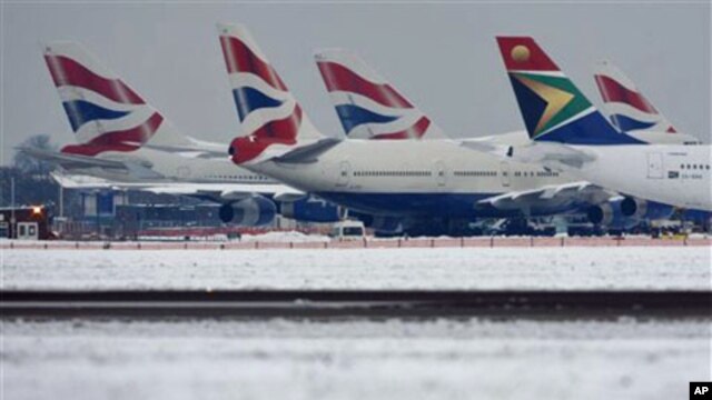 Planes grounded at Heathrow International Airport in London, 19 Dec 2010