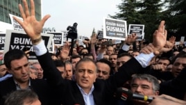 Arrestimet e gazetarëve në Turqi