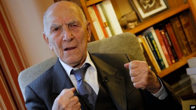 Stéphane Hessel sabía que su final estaba cerca y mencionó que había que estar preparado para la muerte.