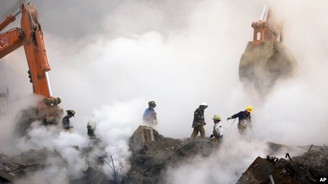 Bomberos y rescatistas  se vieron expuestos al humo y a elementos tóxicos en sus labores en el World Trade Center.