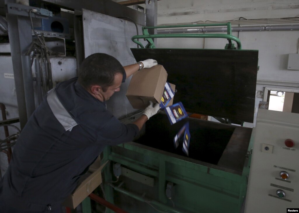 Russia's Destruction of Banned Western Food Sparks Outrage - Voice of America