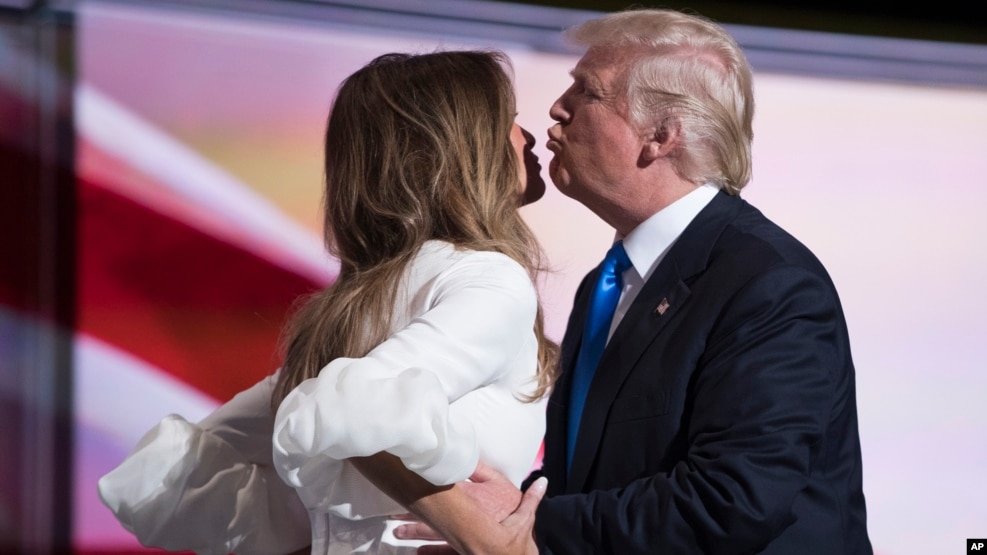 Bà Melania và chồng tại Đại hội Đảng Cộng hòa hôm 18/7/2016. 