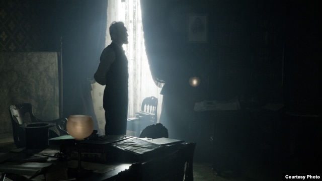 Daniel Day-Lewis stars as President Abraham Lincoln in this scene from director Steven Spielberg's drama "Lincoln" from DreamWorks Pictures and Twentieth Century Fox.