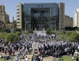 Palestinians gather in front of the United Nations building during a protest to demand civil rights for Palestinians refugees, in Beirut, Lebanon, June 27, 2010.